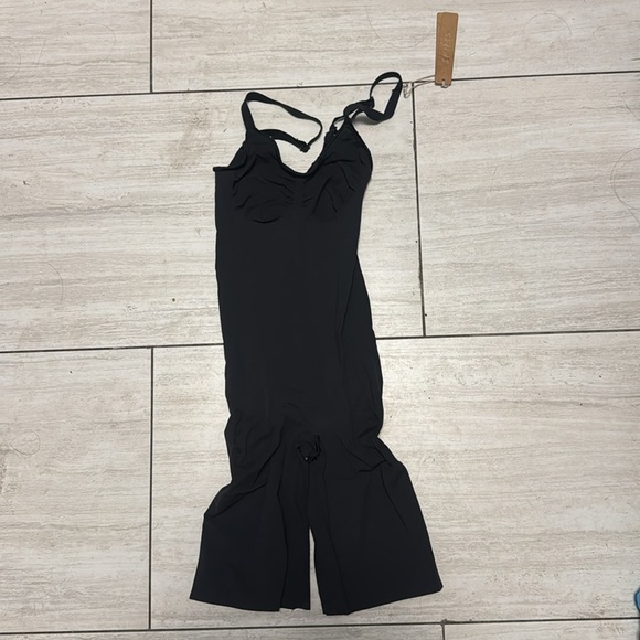 SKIMS Seamless Sculpt Mid Thigh Bodysuit Onyx Large New - Picture 3 of 8